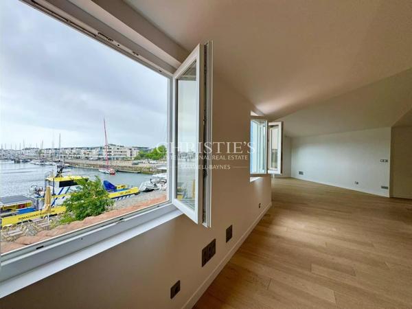 Lumineux appartement avec ascenseur et vue sur le port. La Rochelle
