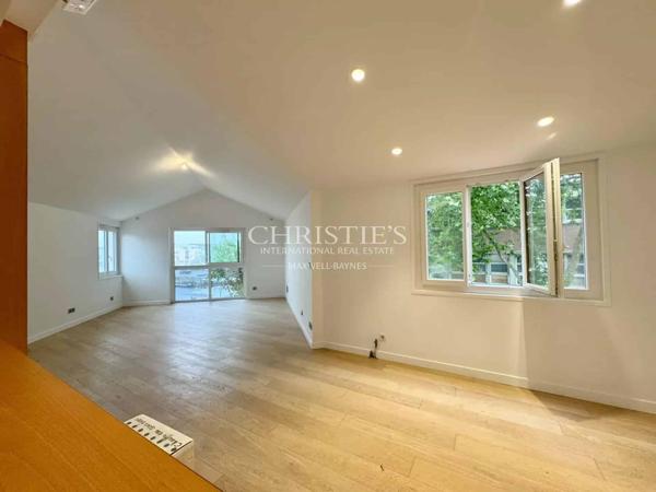 Lumineux appartement avec ascenseur et vue sur le port. La Rochelle