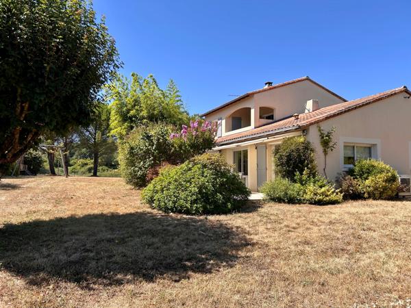 MAISON TYPE 8 - SAINT BENOIT Saint-Benoît (86280)