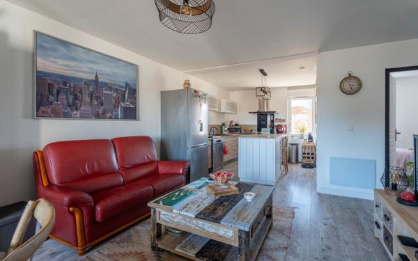 Appartement à vendre    3 pièces •  Bias