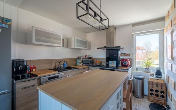 Appartement à vendre    3 pièces •  Bias