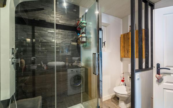 Appartement à vendre    3 pièces •  Bias