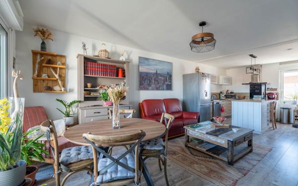 Appartement à vendre    3 pièces •  Bias