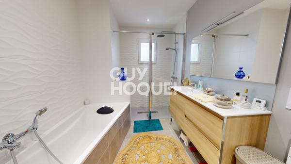 MAISON À VENDRE DE 6 PIÈCES DE 143,79 M²