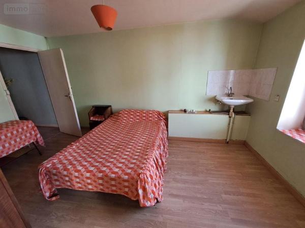 Fonds et/ou murs commerciaux à vendre à Saint-Flour dans le Cantal (15100), ref : 044/1242