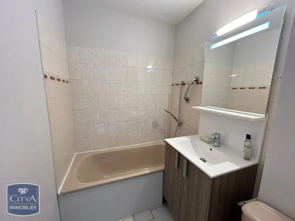 Appartement à louer 1 pièce 28.43m² Tarbes (65000)