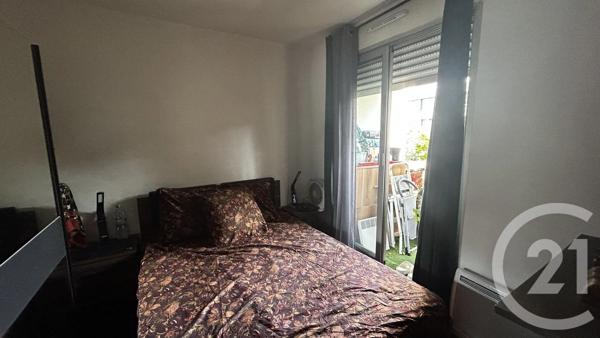 Appartement T4 à vendre  4 pièces - 73,37 m 2   TOULON  - 83