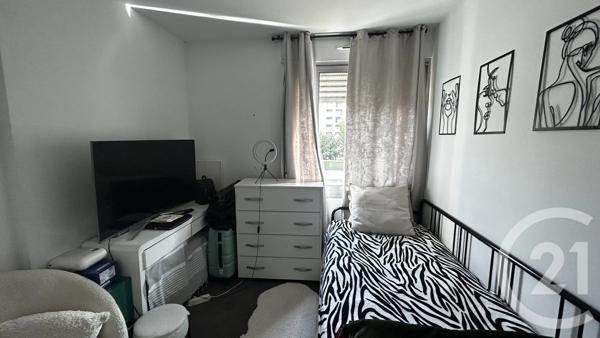 Appartement T4 à vendre  4 pièces - 73,37 m 2   TOULON  - 83