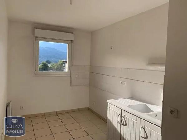 Appartement à louer 4 pièces 83.32m²