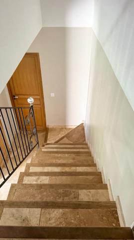 Maison  BANDOL T4  127 m²  avec garages et dépendances   595 000       690 000