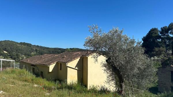 Maison  BANDOL T4  127 m²  avec garages et dépendances   595 000       690 000