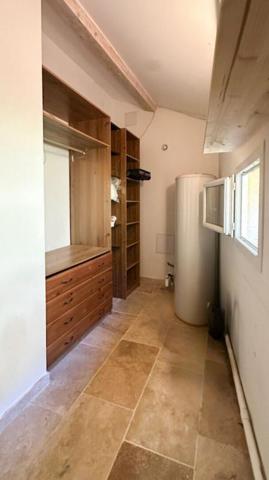 Maison  BANDOL T4  127 m²  avec garages et dépendances   595 000       690 000