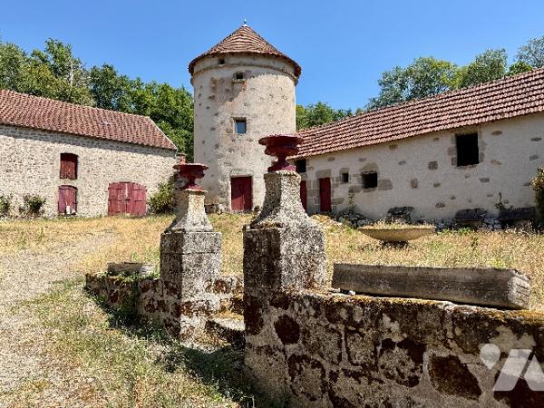 À proximité d’Aubusson – Propriété de caractère sur plus de 2,3 hectares