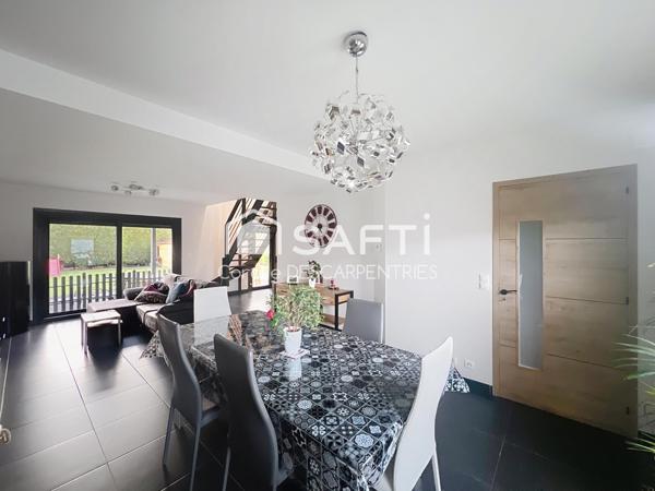 Maison individuelle - Semi plain pied - 4 chambres dont 1 suite parentale au RDC -