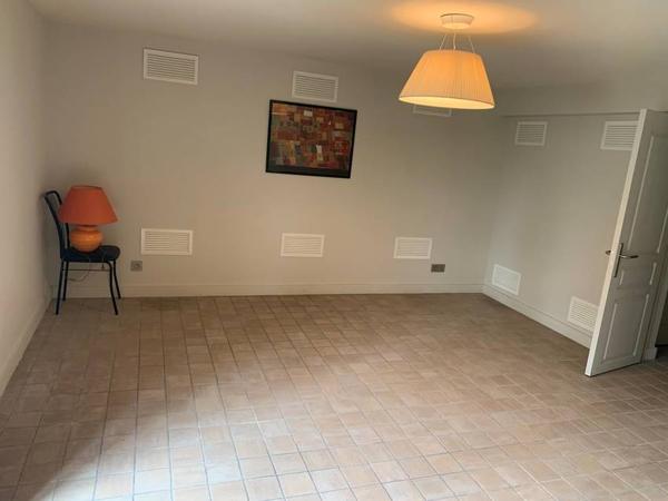 Chamalières, Maison de 310 m 2 de 2 635 € CC