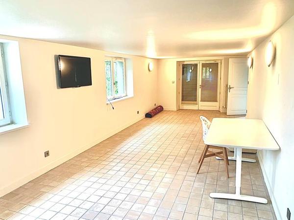 Chamalières, Maison de 310 m 2 de 2 635 € CC
