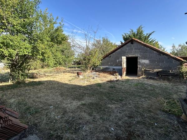 ENNEZAT maison de 114 m2 avec grange et dépendances