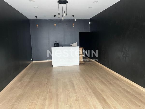 Local Commercial Triangle d'OR proche Place des GRDS HOMMES