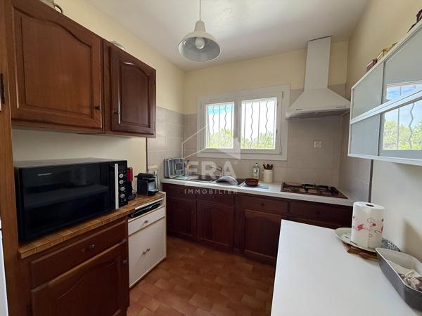 A VENDRE SAINT MAXIMIN LA SAINTE BAUME MAISON T5 DE 100 M² SUR 1975 M² DE JARDIN GARAGE PISCINE.