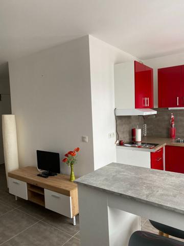 MAGNIFIQUE Studio de 26,50 m² en dernier étage, à 1 mn du RER