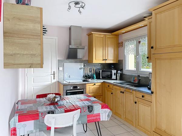 À vendre à Noyal-Muzillac, maison prête à vivre avec dépendance et prestations soignées