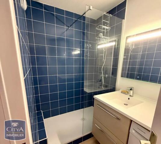 Appartement à louer 2 pièces 28.25m² Fréjus (83600)