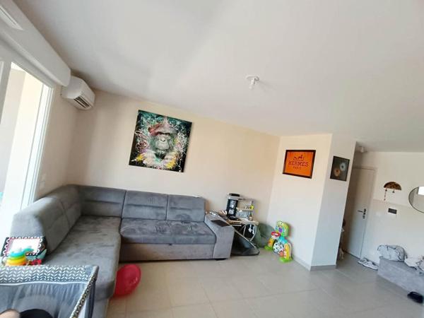 Appartement Miramas 3 pièce(s) avec TERRASSE et Place de parking couverte