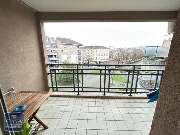 Appartement à louer 1 pièce 40m²