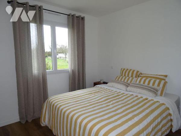 A 2 minutes du centre ville de Chauvigny, Belle maison neuve en parfait état offrant: une belle...