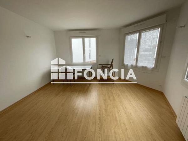 Location Appartement 3 pièces 57.2 m² - 1 RUE TRAVERSIERE Challans 85300