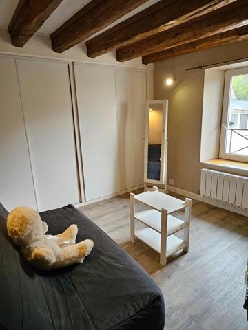 CHARMANTE MAISON DE VILLE  AVEC SA TERRASSE SANS A VIS VIS