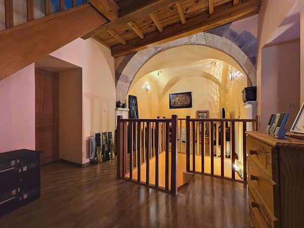 Maison de caractère rénovée avec jardin, atelier et châtaigneraie – Avène (34260)