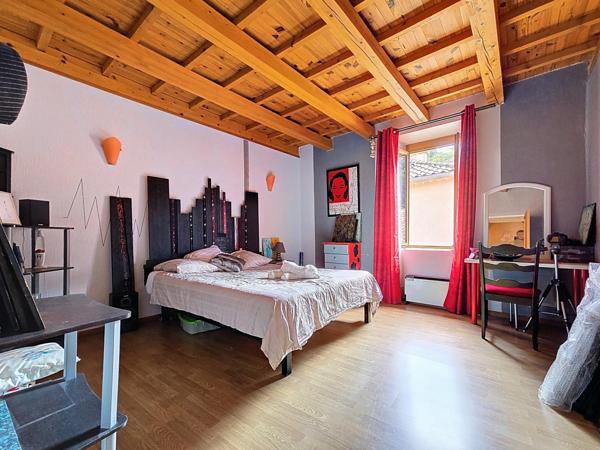 Maison de caractère rénovée avec jardin, atelier et châtaigneraie – Avène (34260)