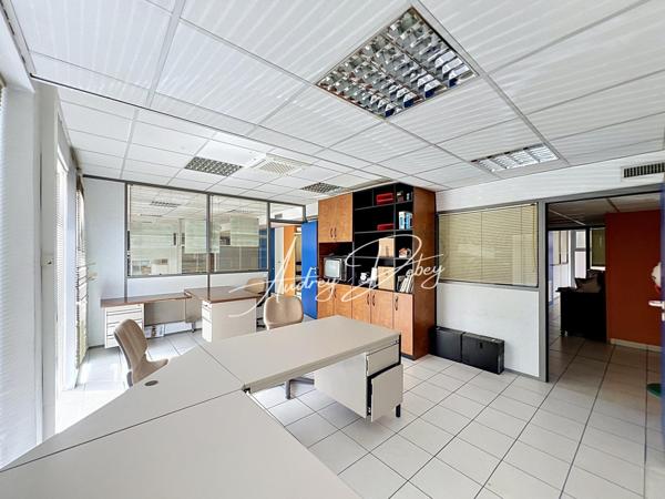 VENTE DE MURS COMMERCIAUX – UNE ADRESSE STRATÉGIQUE POUR DONNER DE L'ÉLAN À VOTRE ACTIVITÉ