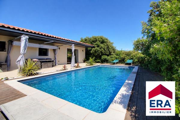 Villa récente avec piscine à Mondragon