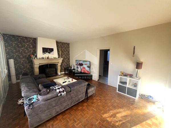 Maison Pineuilh 6 pièce(s) 3 chambres 146 m2 habitables