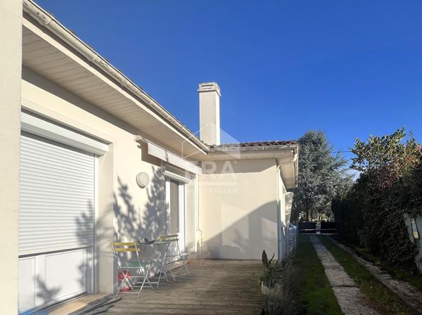 Maison Pineuilh 6 pièce(s) 3 chambres 146 m2 habitables