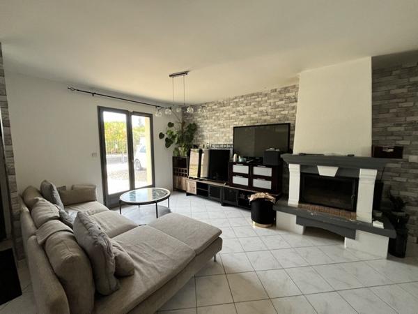 Maison à louer 1 180 € CC Beaumont-Louestault 6 p 106 m² DPE D