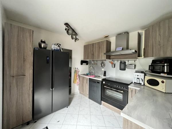 Maison à louer 1 180 € CC Beaumont-Louestault 6 p 106 m² DPE D