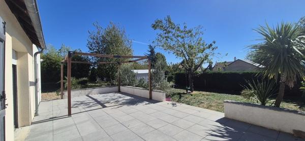 Maison à louer 1 180 € CC Beaumont-Louestault 6 p 106 m² DPE D