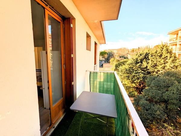 T2 vendu meublé avec balcon et cave, idéal investisseur