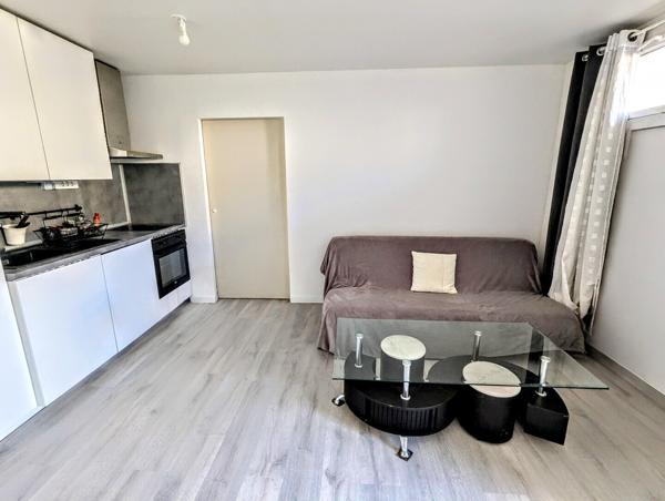 T2 vendu meublé avec balcon et cave, idéal investisseur