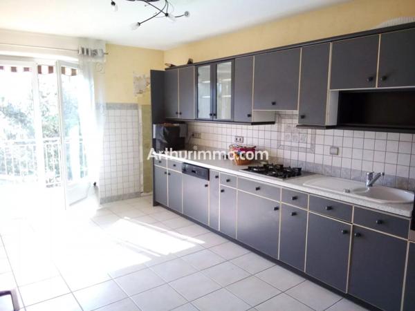 Location                                                      Appartement
                        
                     4 pièces                      84 m2                     à Lons-le-Saunier