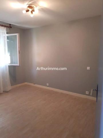 Location                                                      Appartement
                        
                     4 pièces                      84 m2                     à Lons-le-Saunier