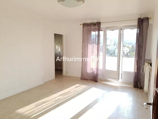 Location                                                      Appartement
                        
                     4 pièces                      84 m2                     à Lons-le-Saunier