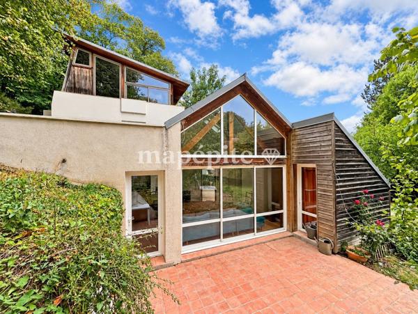 Maison
         5 pièces
        - 187 m² Exclusivité 649 000 € *