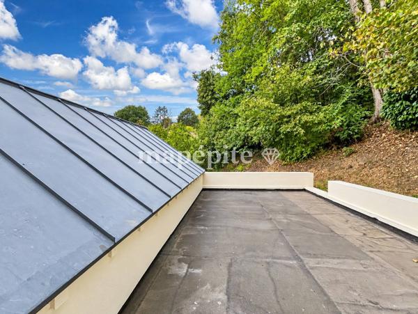 Maison
         5 pièces
        - 187 m² Exclusivité 649 000 € *
