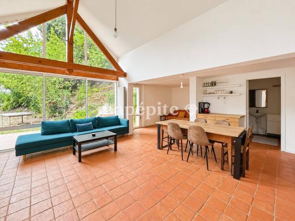Maison
         5 pièces
        - 187 m² Exclusivité 649 000 € *