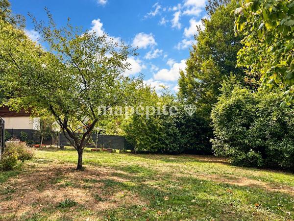 Maison
         5 pièces
        - 187 m² Exclusivité 649 000 € *