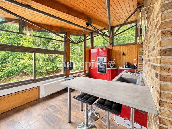 Maison
         5 pièces
        - 187 m² Exclusivité 649 000 € *